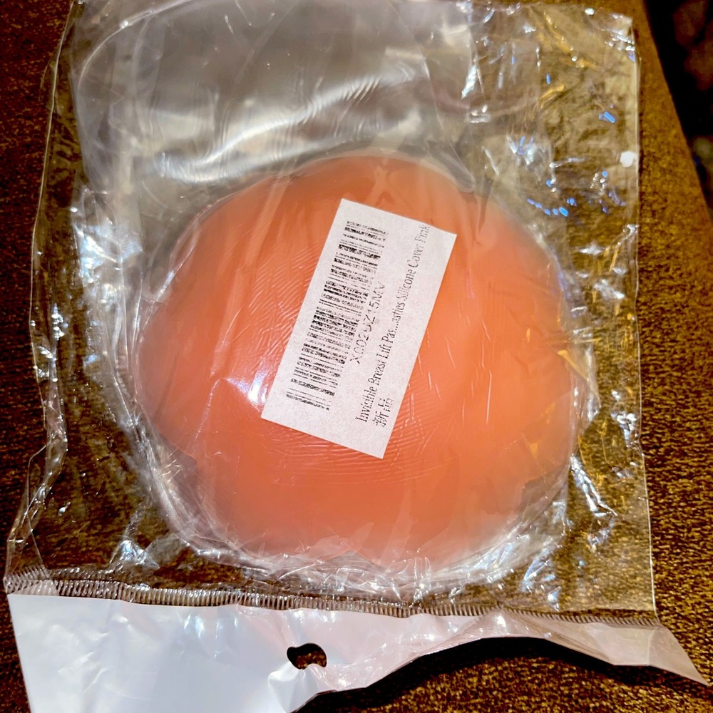 Silicone breast lift pads/nipple cover